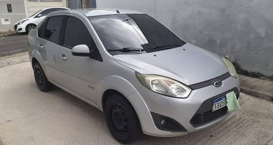 FORD FIESTA 1.6 ROCAM SEDAN 8V FLEX 4P MANUAL